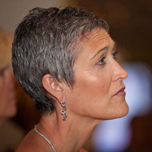 Stylish Jennifer Griffin Haircut to Look Fabulous in Your Fifties!