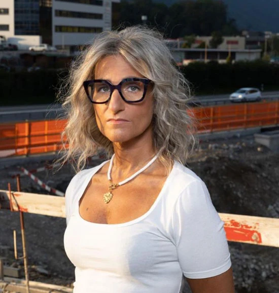 Short Middle Part with Layers