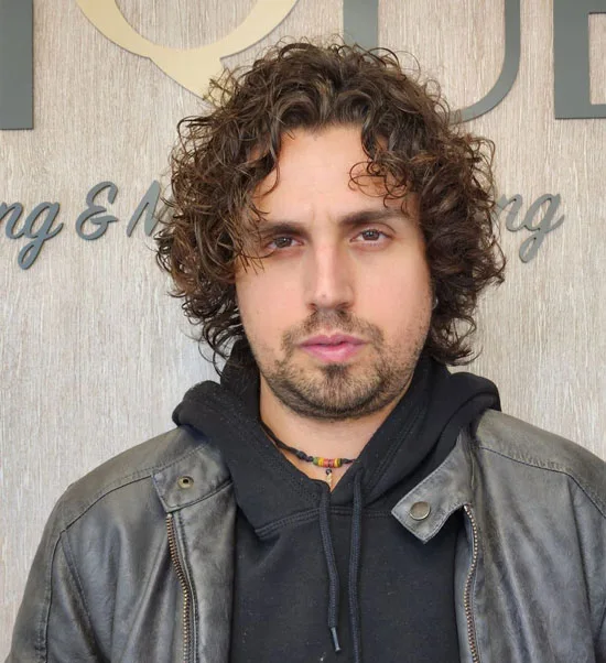 Medium Length Bro Flow with Curtain